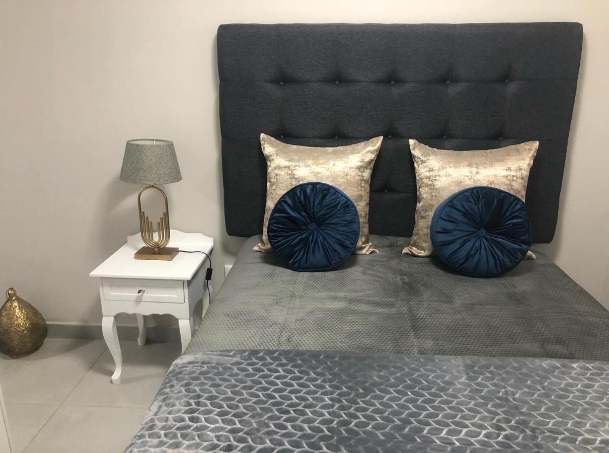Mlmk Studio17 * Cape Town